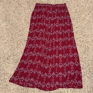 Cabelas Maroon Long Wrinkle Skirt-L